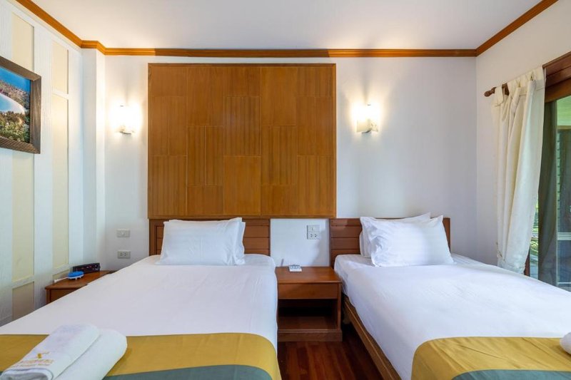 Standard Twin Room at Phuket Meet Holiday Hotel-Rawai – photo 3
