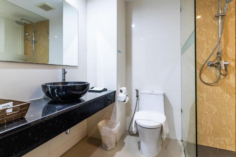 Deluxe with Pool Access at Phuket Meet Holiday Hotel-Rawai – photo 2