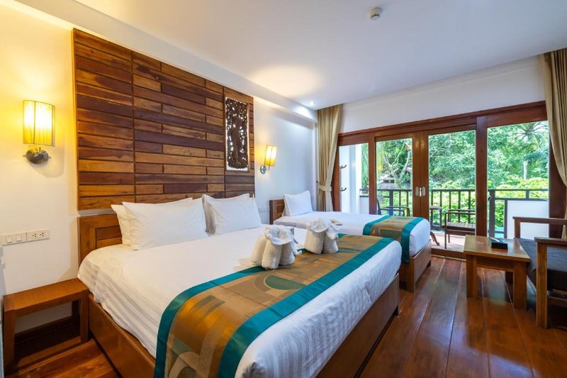 Deluxe Twin Room at Phuket Meet Holiday Hotel-Rawai – photo 5