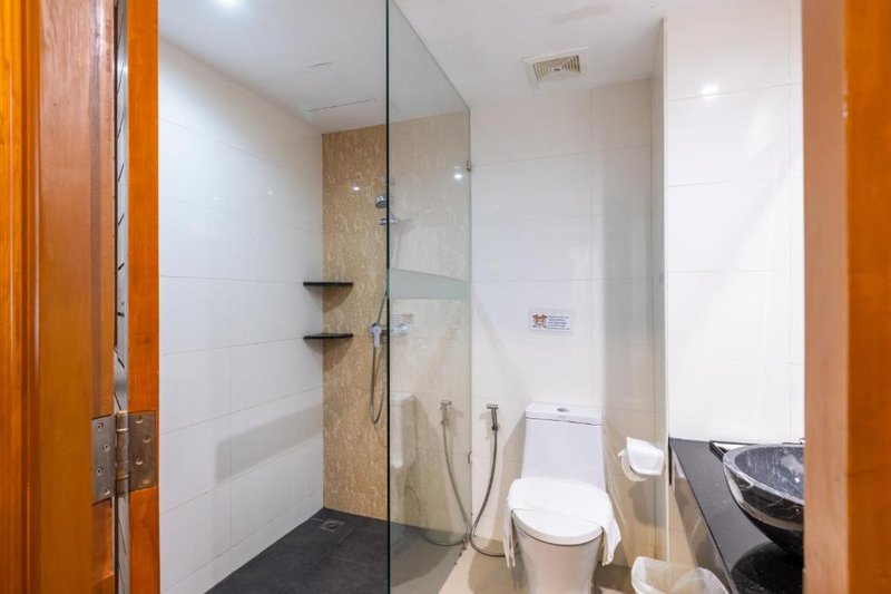 Deluxe Double Room at Phuket Meet Holiday Hotel-Rawai – photo 2