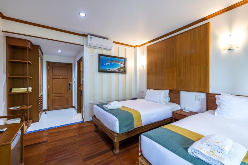 Standard Twin Room at Phuket Meet Holiday Hotel-Rawai – photo 6