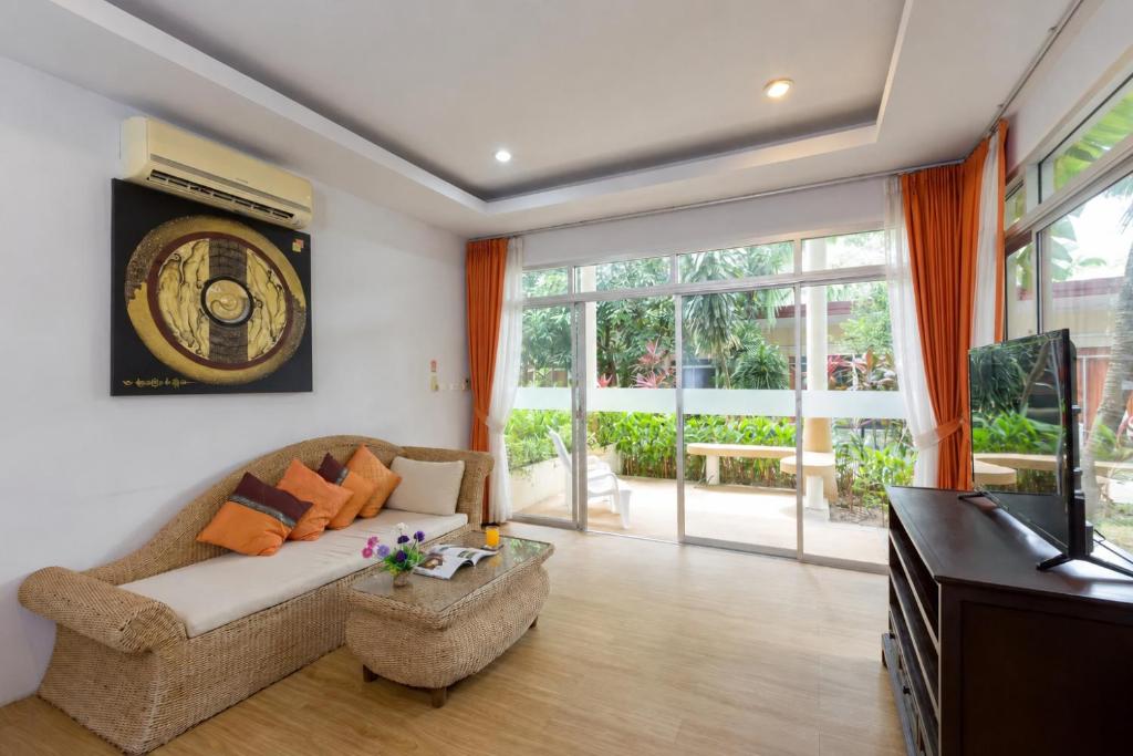 One-Bedroom Suite with Garden View