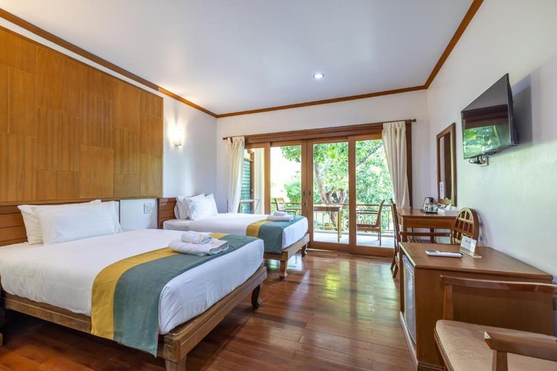 Standard Twin Room at Phuket Meet Holiday Hotel-Rawai – photo 5