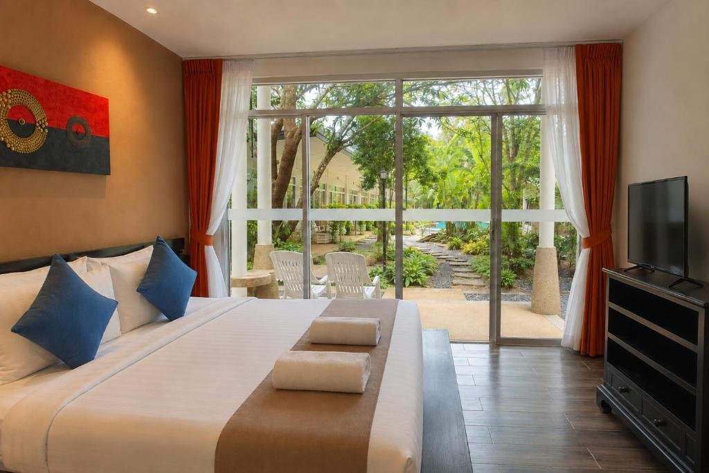 Blue Palm Seafront Resort Phuket - Photo 2