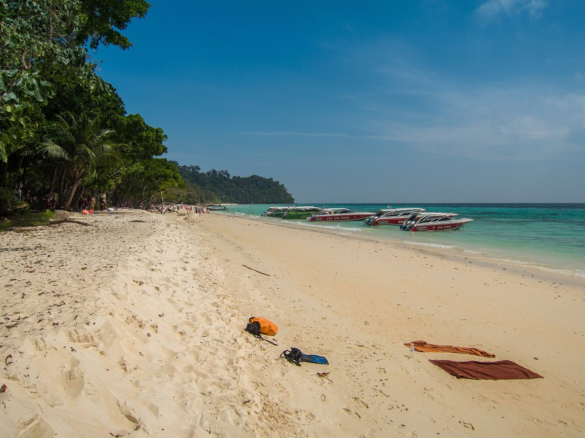 Koh Rok & Koh Haa Snorkeling Day Trip (Sawanu Travel) - Photo 4