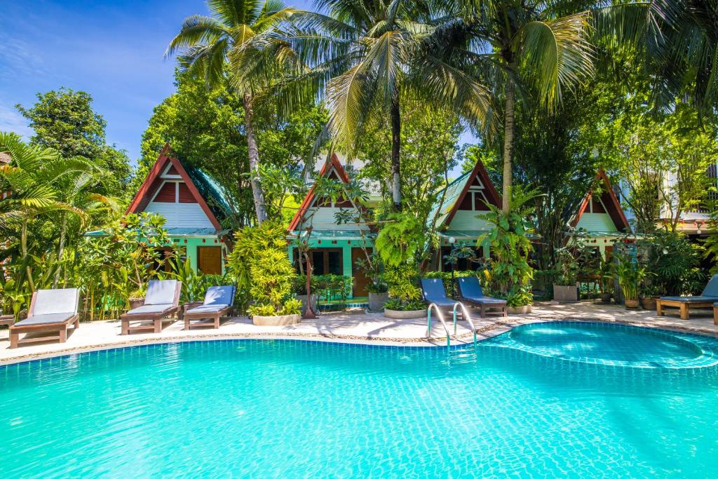 Bungalow with Garden View