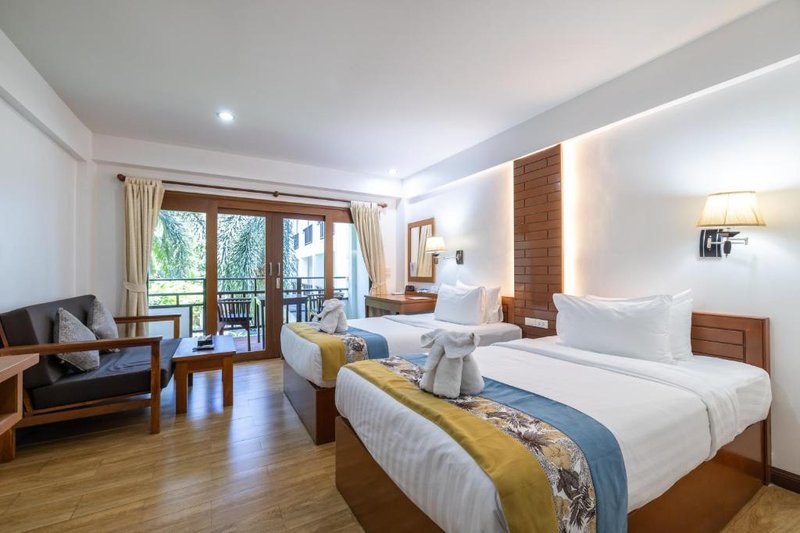 Superior Twin Room at Phuket Meet Holiday Hotel-Rawai – photo 3