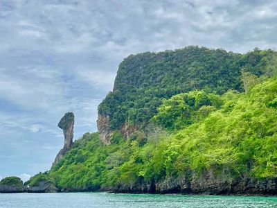 Phi Phi, Krabi & James Bond Islands — 2 Days 1 Night (Sawanu Travel)