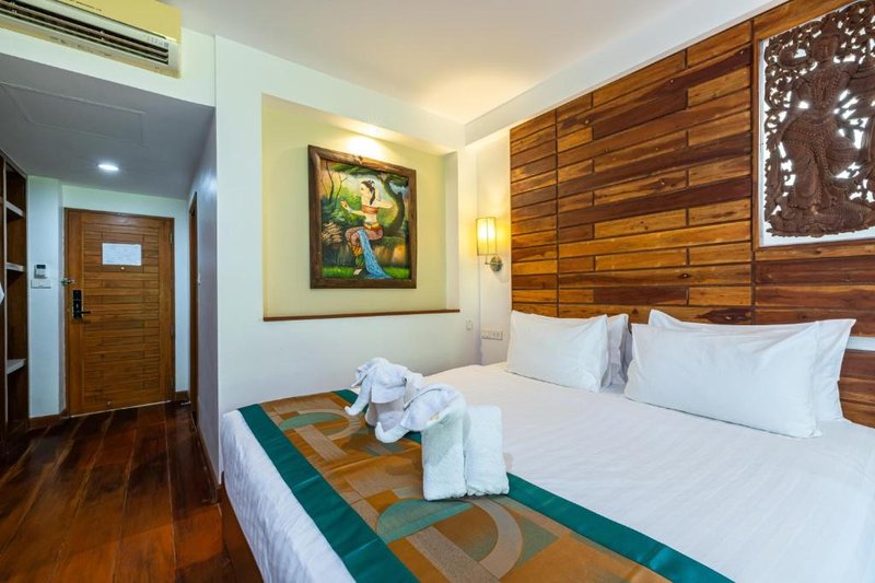 Deluxe Twin Room at Phuket Meet Holiday Hotel-Rawai – photo 6
