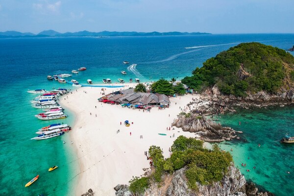 Phi Phi karst bay